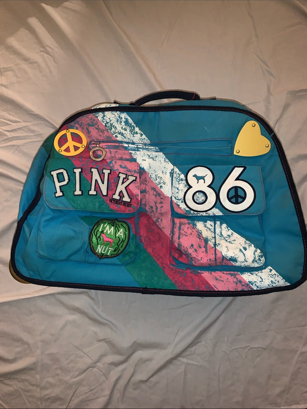 VS Pink Rolling Suitcase w/Toiletry Bag